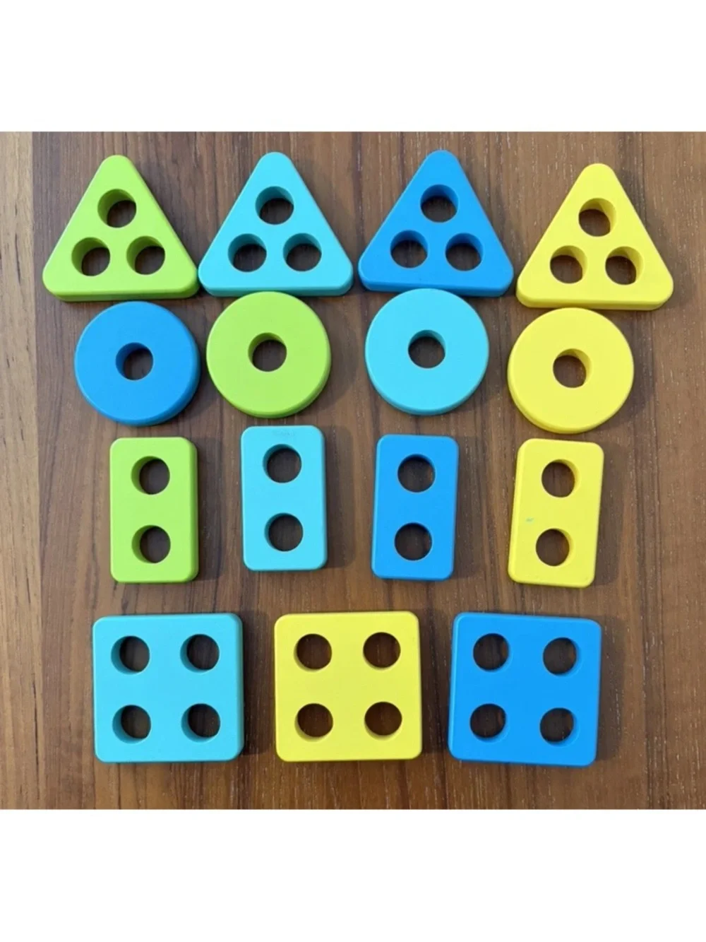 Lovevery Sort and Stack Peg Puzzle